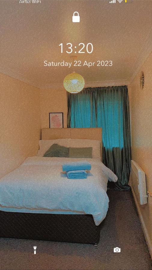 Lovely 2 Bed Flat/Apt In East London- Nice Estate. Dagenham Exterior foto